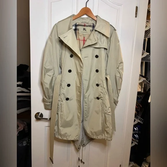 EUC BURBERRY Womens Beige Double-Breasted Nylon Trench Raincoat Coat size 8 - Picture 2 of 14